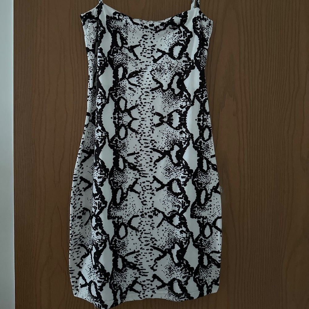 Bodycon snakeskin print dress